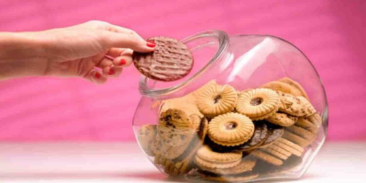 Eating too many biscuits may cause cancer, study finds