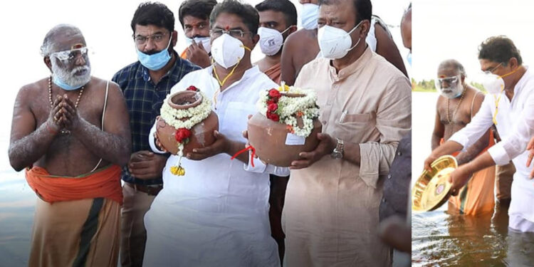 A respectable farewell Karnataka minister immerses ashes of 1,200 COVID victims in Cauvery