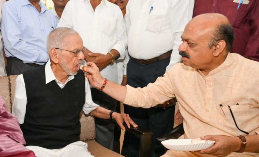 D. B. Chandregowda with bommai